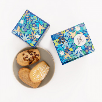 Une boite événement avec notre assortiment création, 3 madeleines.