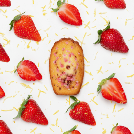 Madeleine cœur fraise yuzu et éclats de pralin rose - Maison Colibri